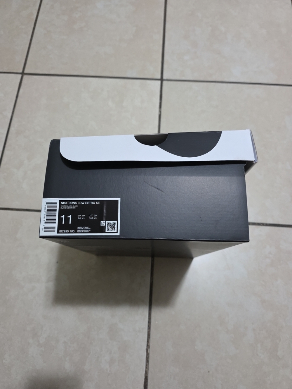 Empty Shoe Box - Picture 3 of 9